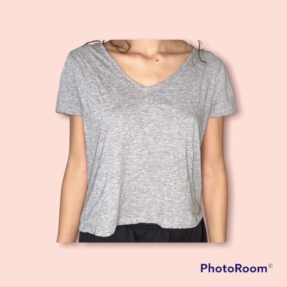 grey shirt